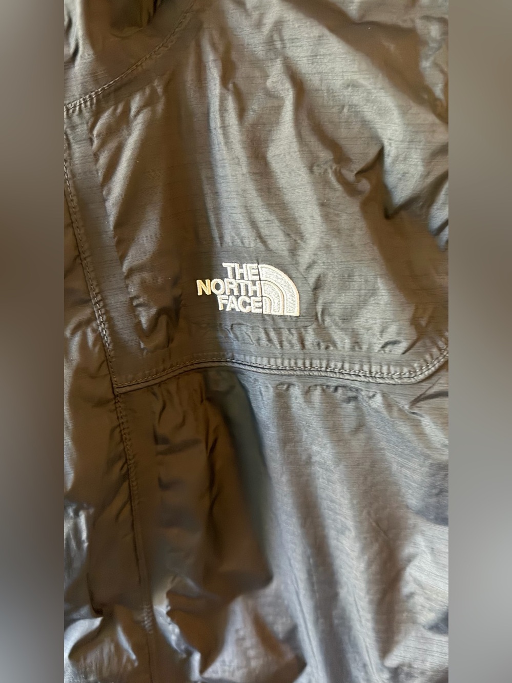 The North Face Women’s Black Rain Shell, size Medium - Picture 3 of 6